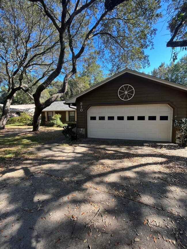 Building Photo - 310 Bimini Way