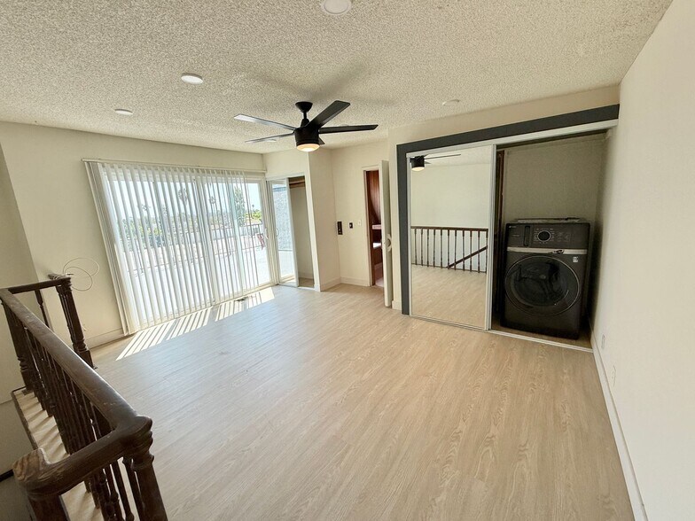 Building Photo - 1444 Centinela Ave