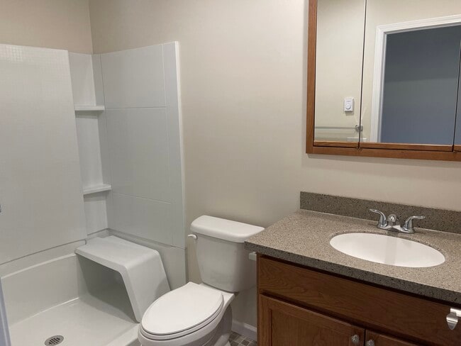 Building Photo - 7 Davian Dr