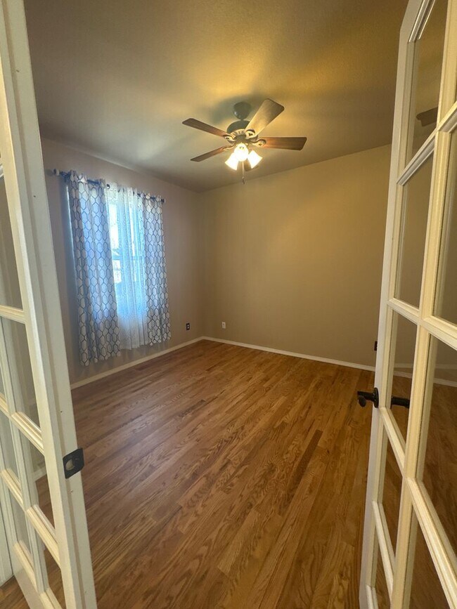 Building Photo - Pine Creek Beauty! 5 bedroom, 3.5 bath Home
