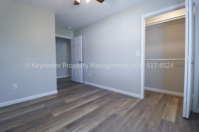 Building Photo - 4124 W 56th Pl