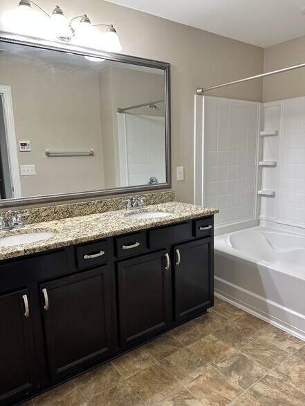 Building Photo - 156 Top Forest Drive