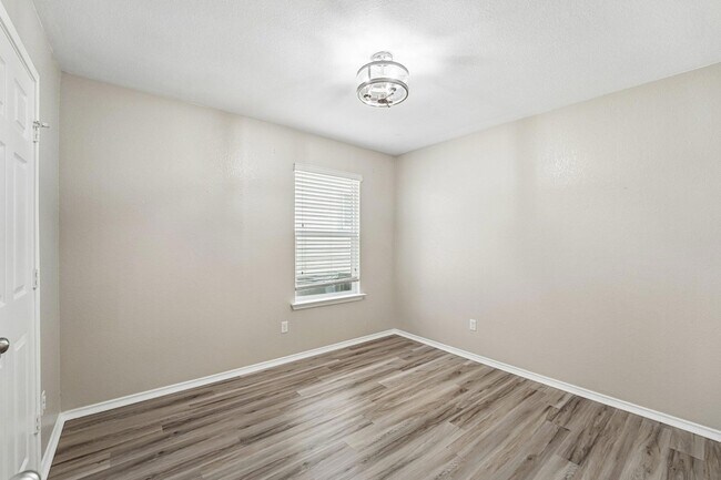 Building Photo - 9209 Bowfield Dr