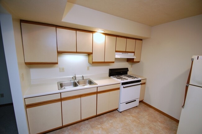 Building Photo - 427-3 HAMPTON PLACE