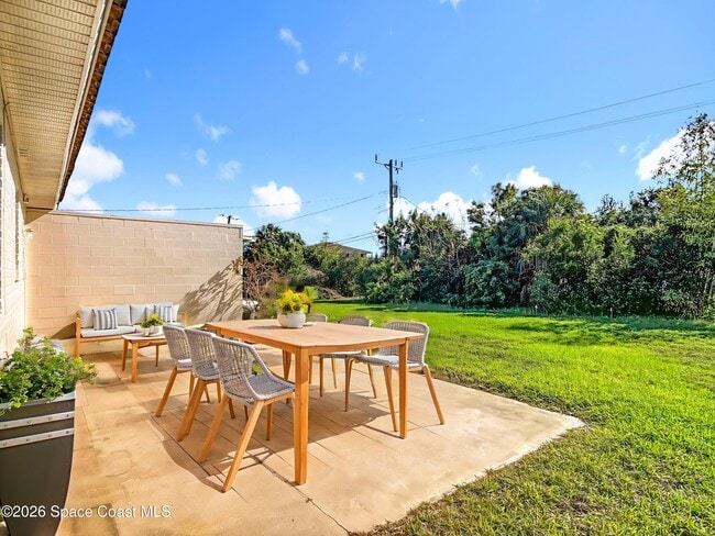 Building Photo - 710 Flamingo Dr