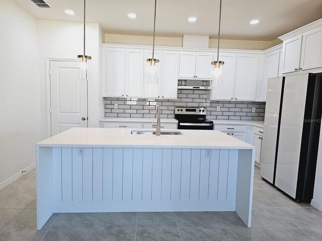 Building Photo - 9168 Westside Hls Dr