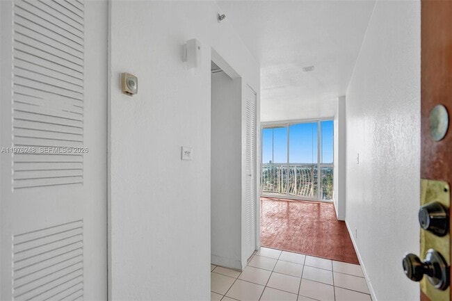 Building Photo - 7601 E Treasure Dr