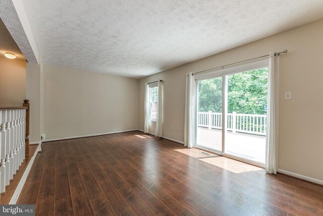 Building Photo - 619 Coral Reef Dr