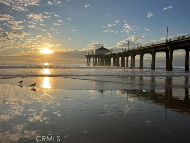 Building Photo - 720 Manhattan Beach Blvd