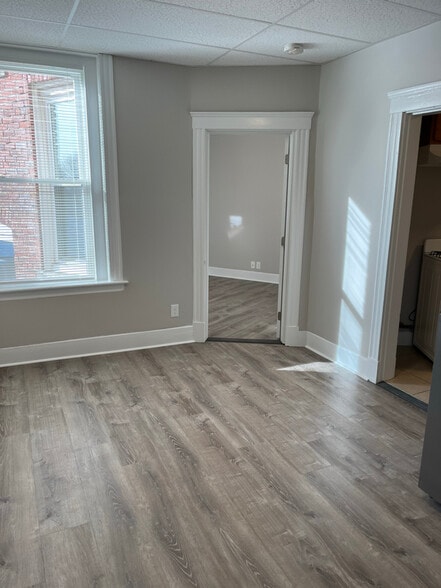 Building Photo - 93 White St