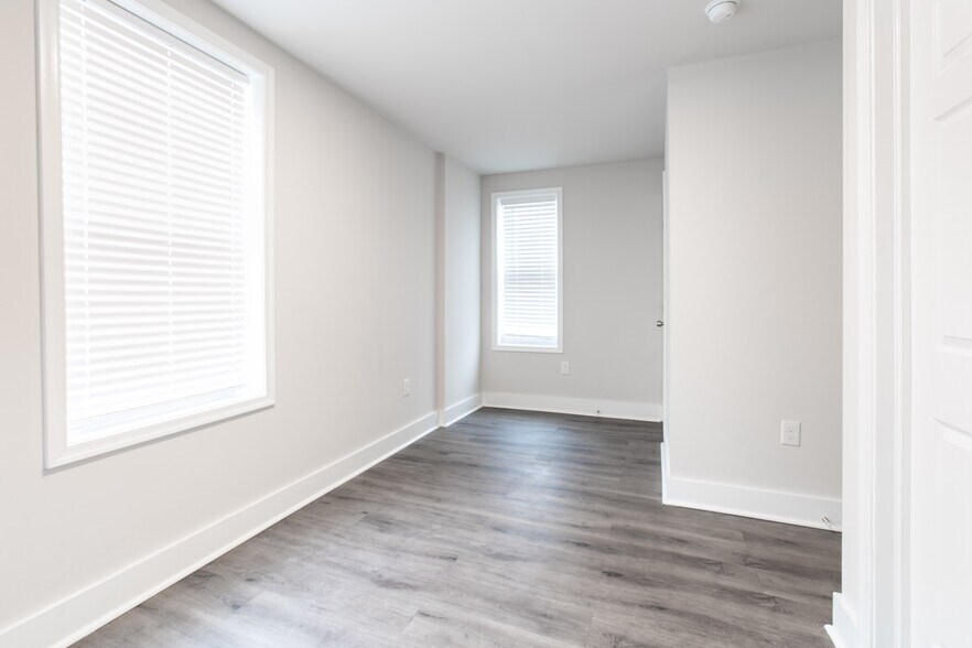 Building Photo - 951 E Locust Ave