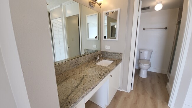 Building Photo - 469 Ena Rd