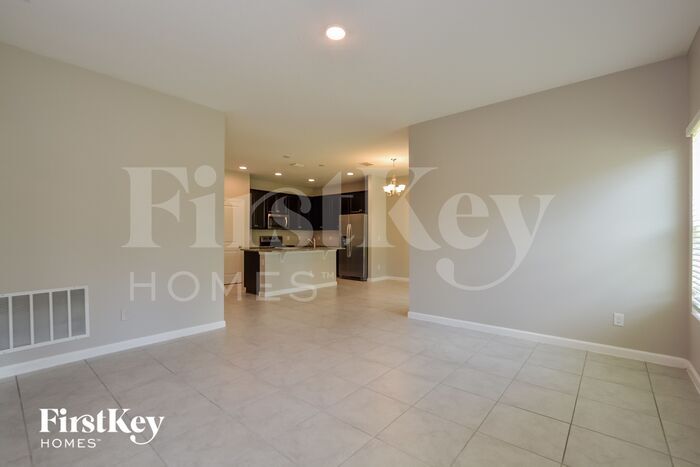 Building Photo - 3577 Fernanda Dr
