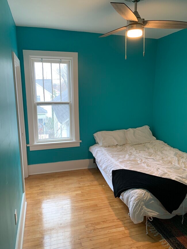 Building Photo - 361 3rd St