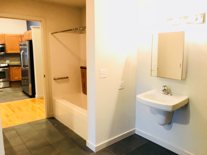 Building Photo - 425 N Prince St