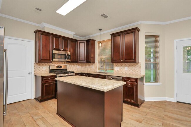 Building Photo - 20210 Black Canyon Dr