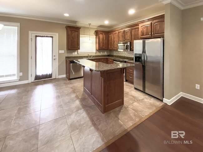 Building Photo - 9426 Sanibel Loop