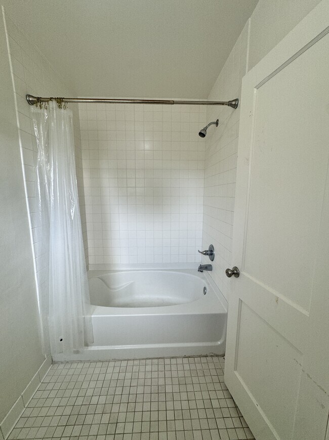 Building Photo - 6132 N 16th Dr