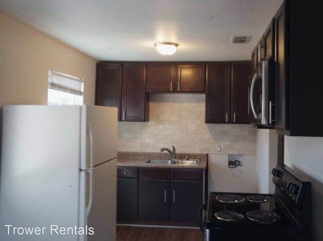 Building Photo - 3 br, 1 bath House - 1211 Autumn