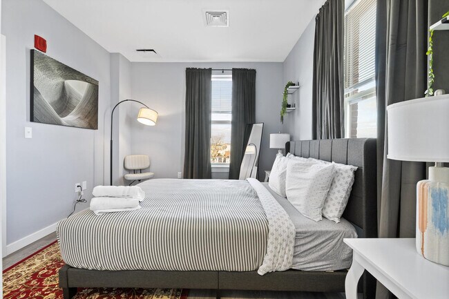 Building Photo - 95 Broadway