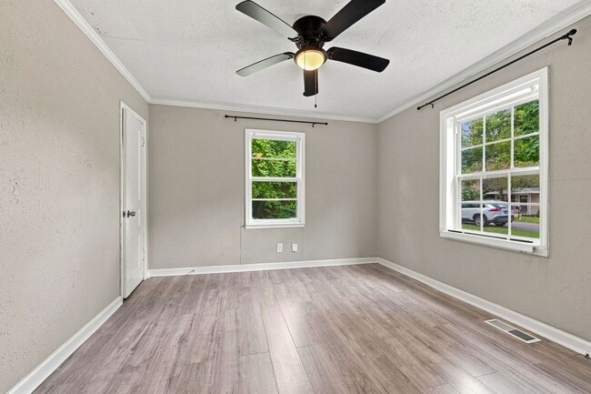 Building Photo - 1202B Cline Ave
