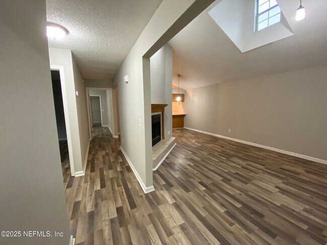 Building Photo - 421 Filmore Dr