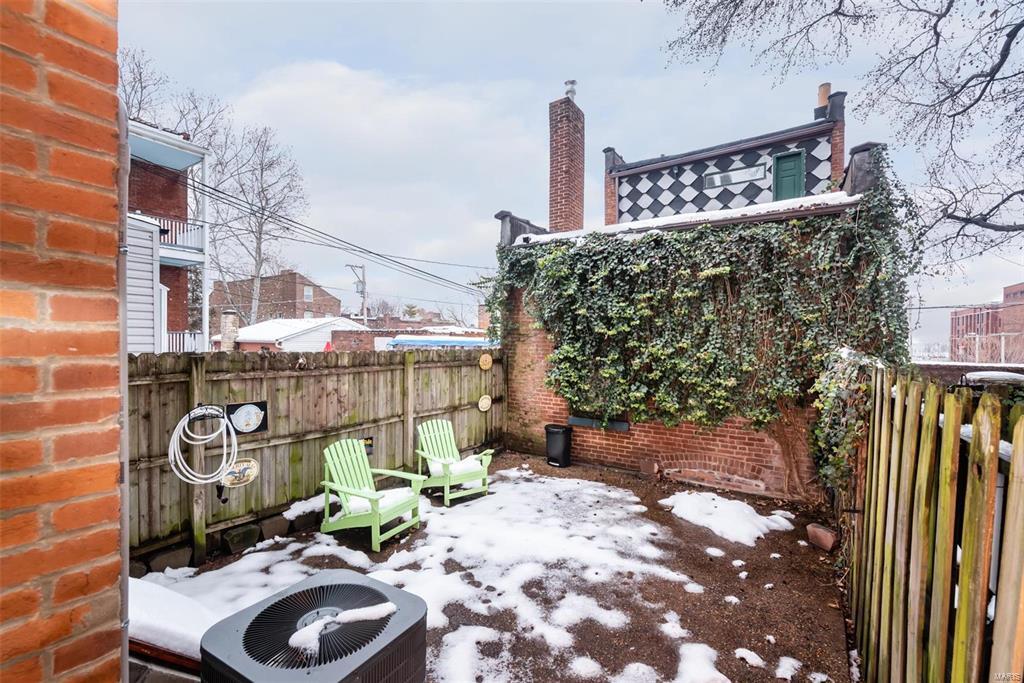 Backyard Area w/ Privacy - 2350 S 10th St