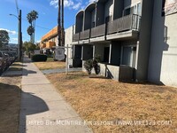 Building Photo - Lovely 2BD 2BA Unit in Canoga Park