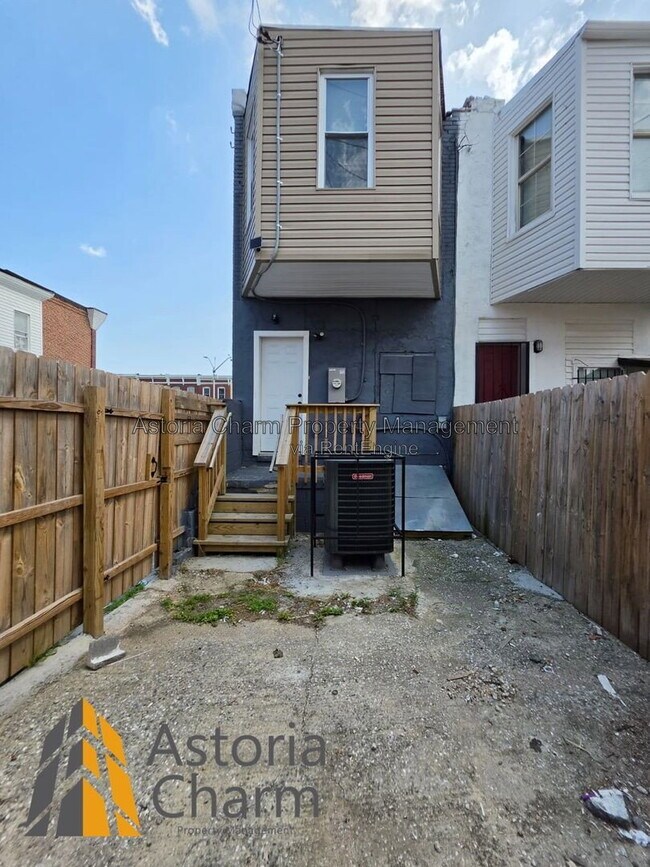 Building Photo - 2920 E Madison St
