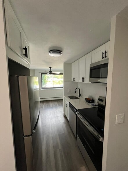 Building Photo - Country Club Apartments