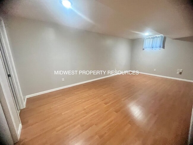 Building Photo - Refreshing & Tidy Lee's Summit Split for L...