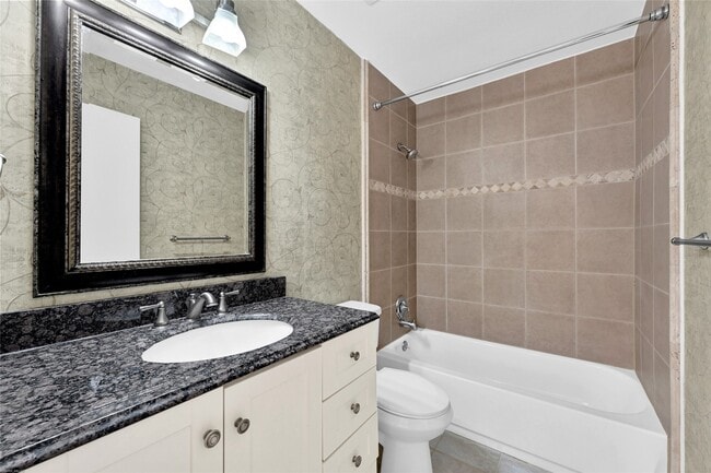 Building Photo - 11614 Village Pl Dr