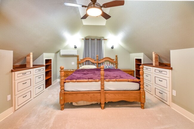 Building Photo - 4 Bedroom 2 Bathroom Home in Salem