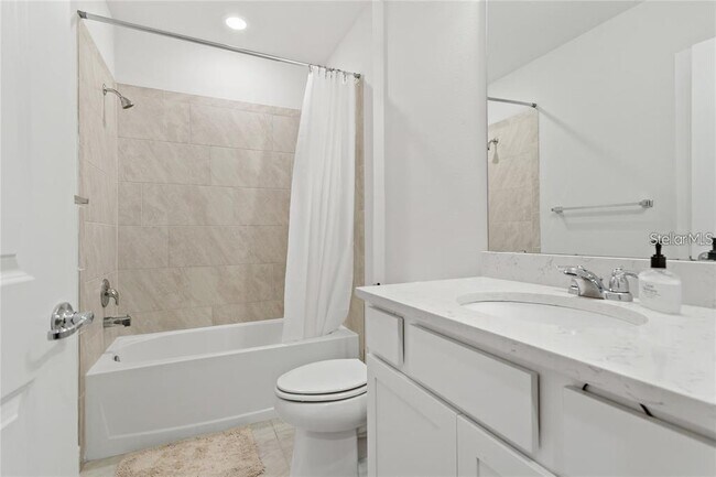 Building Photo - 30555 Thunderbird Dr