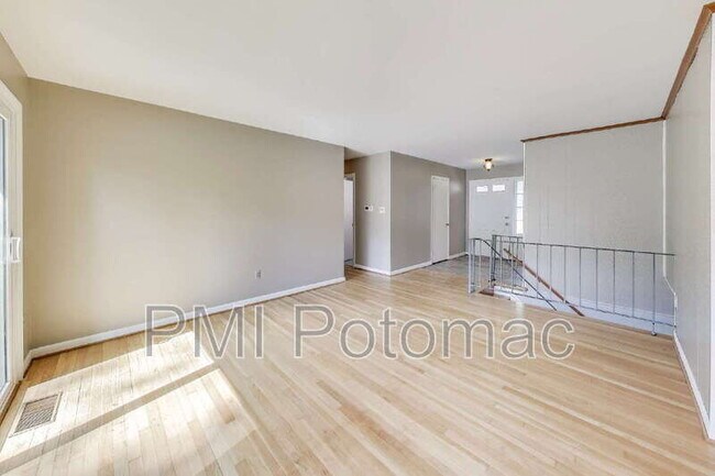 Building Photo - 5406 Parkvale Terrace