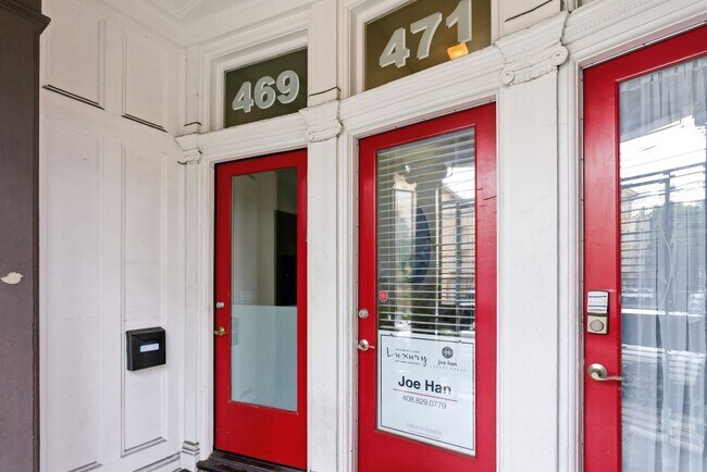 Building Photo - 471 S Van Ness Ave