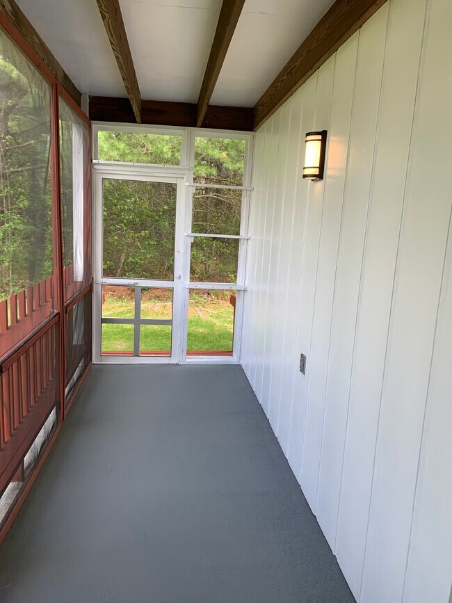 Building Photo - 75 Halifax St