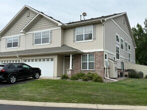 Building Photo - 1554 Independence Dr