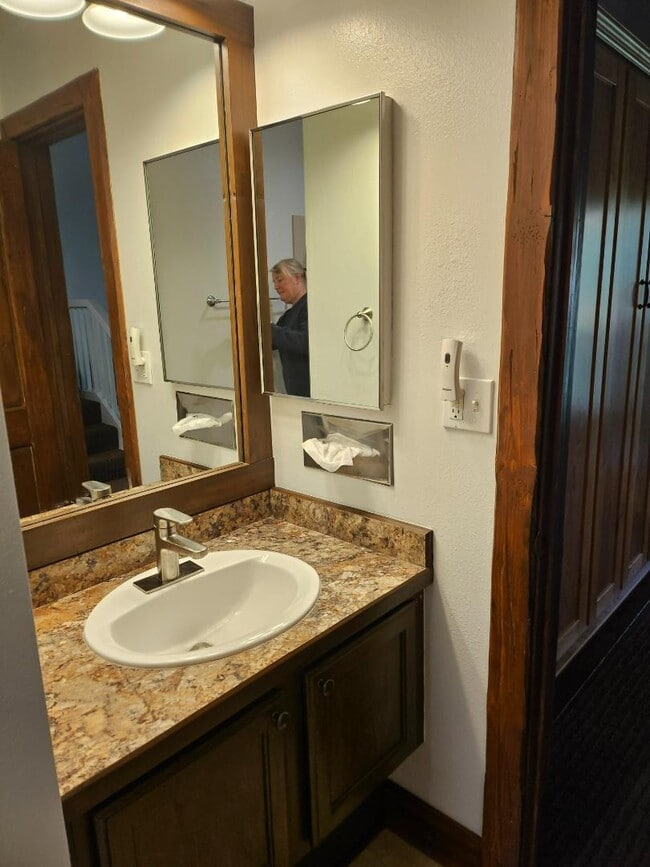 Building Photo - 113 Angani Way