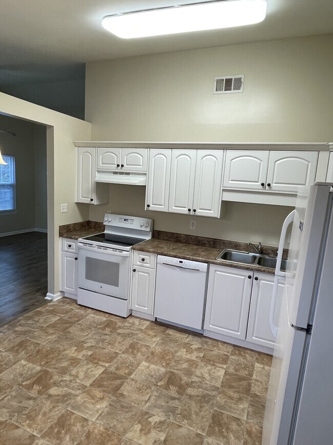 Building Photo - 2817 Ridgecrest Dr