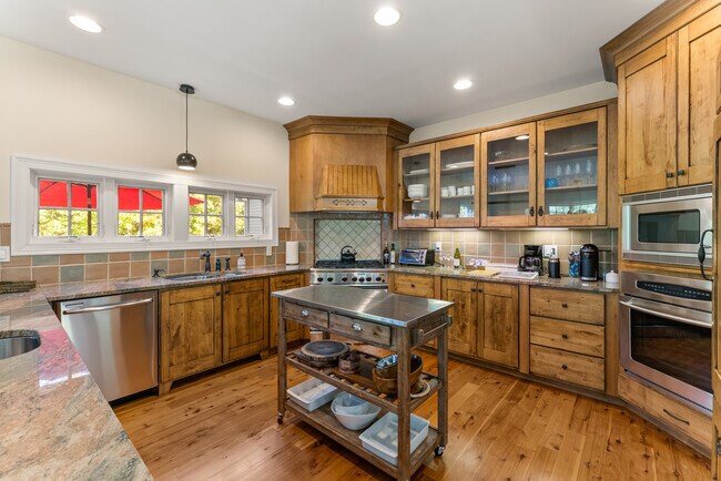 Building Photo - 84 Gunn Hill Rd