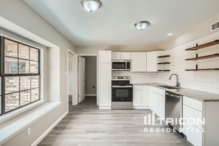 Building Photo - 5705 Baker Dr