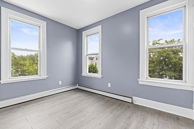 Building Photo - 209 Danforth Ave