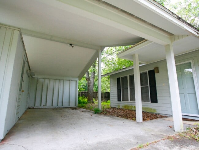 Building Photo - Charming 3-bedroom, 2-bath home in the Northwood community