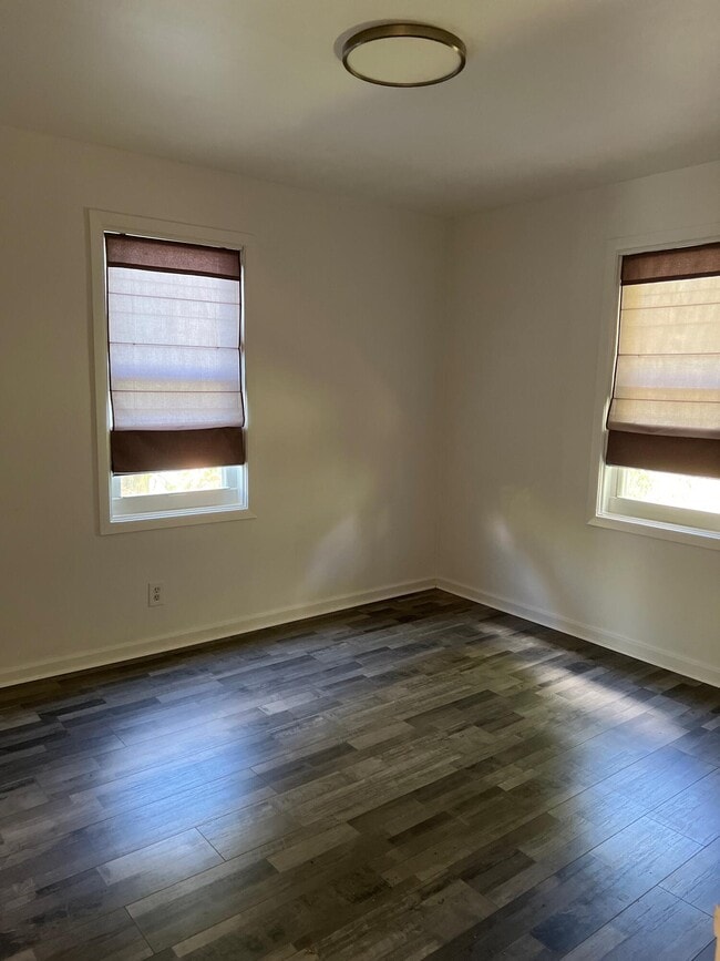 Building Photo - 515 N 7th St