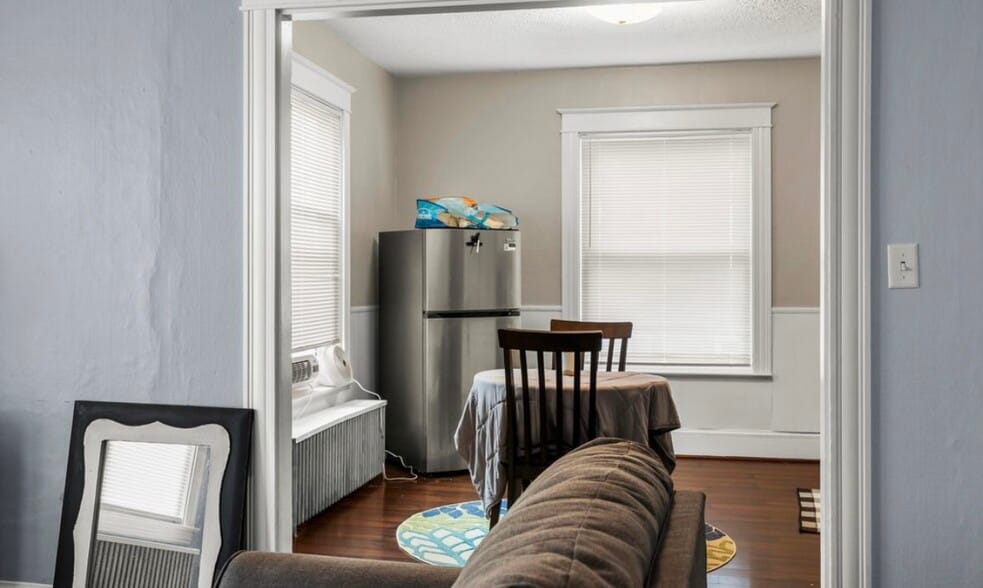 Building Photo - 41 Burbank St