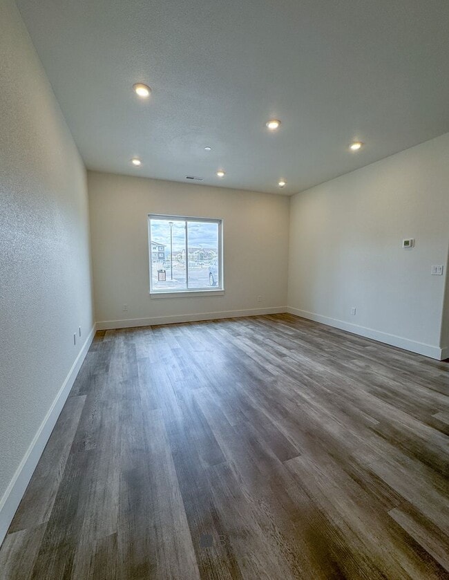 Primary Photo - BRAND NEW Pet Friendly 1 bed/ 1 bath apart...