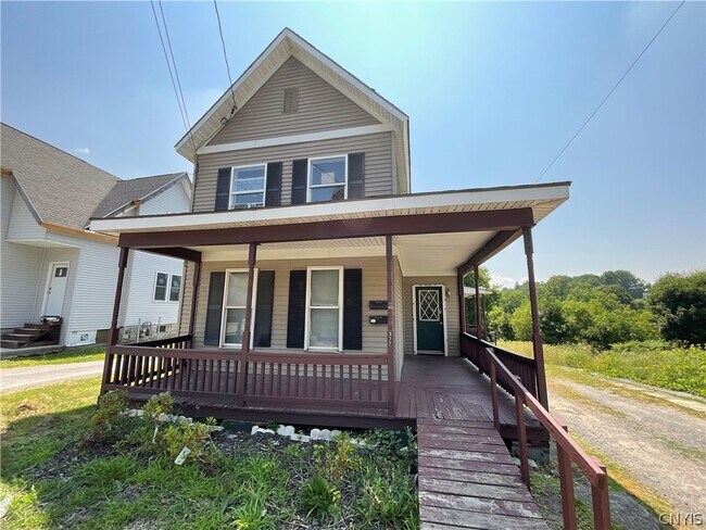 Building Photo - 377 W Main St