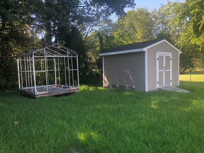 Building Photo - 3307 Chalfin Ave