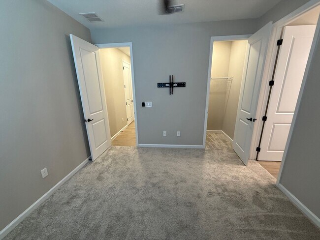 Building Photo - 4/3 Clermont Spacious Home